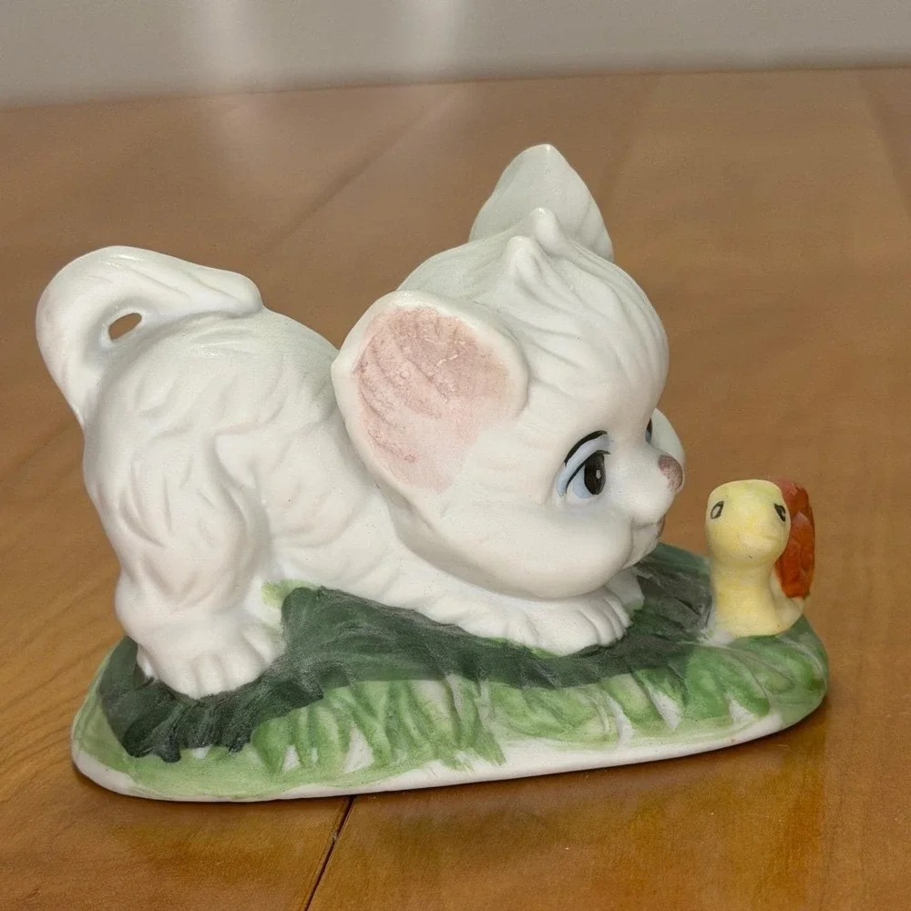 Lefton White Kitten with Snail Figurine Vintage Porcelain Cat Hand Painted 3.5